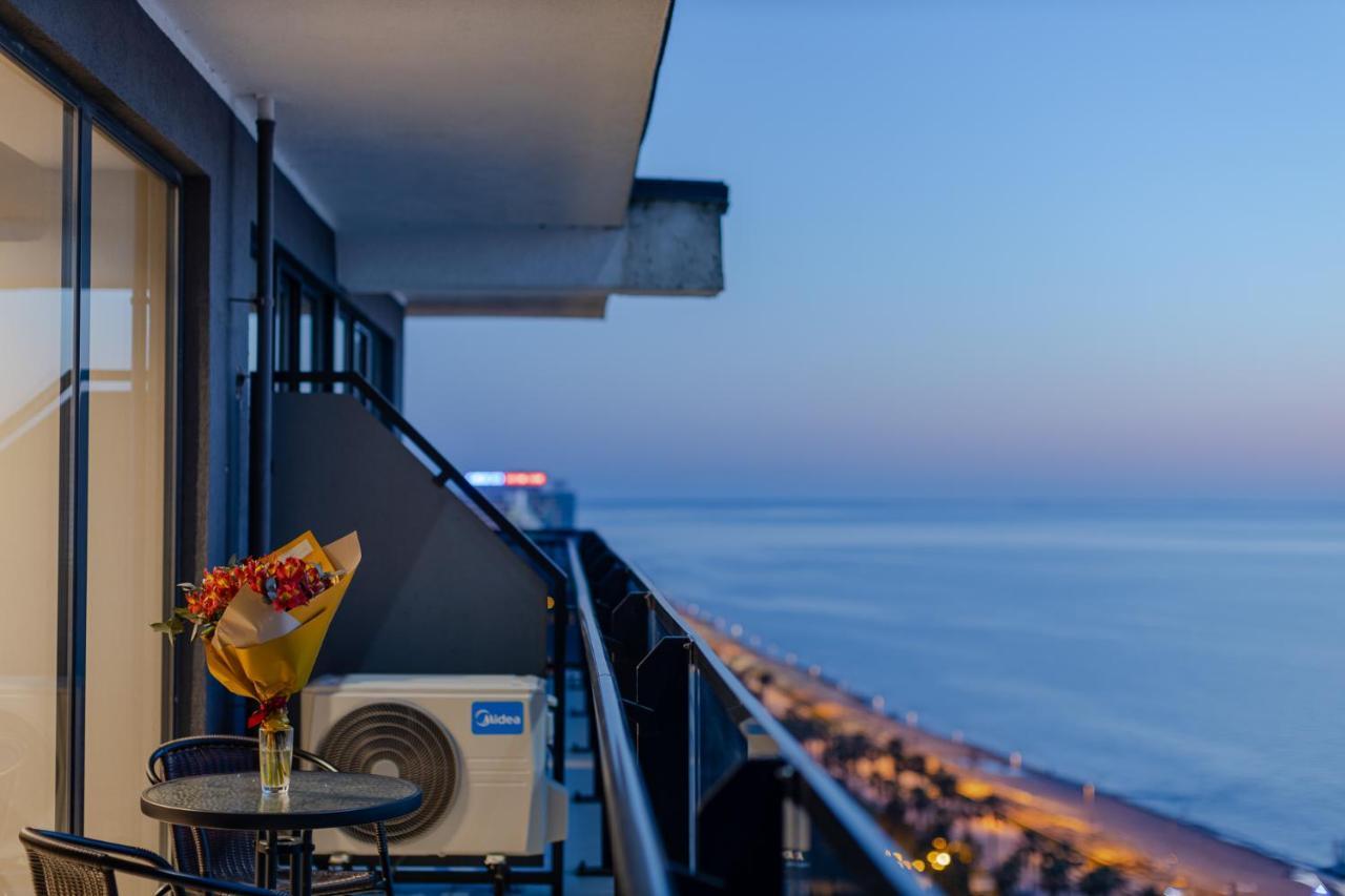 The Spot Apartments - Orbi Beach Tower Batumi Esterno foto