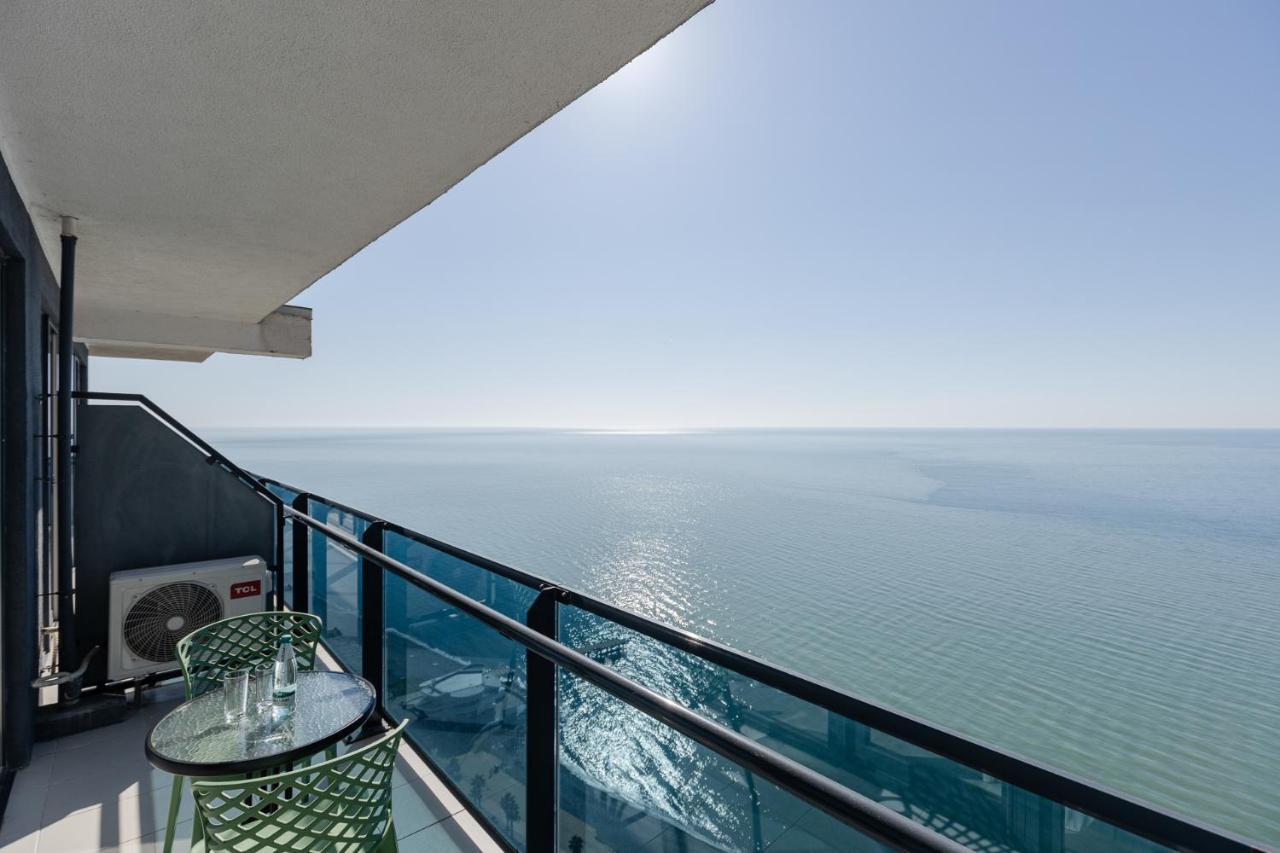 The Spot Apartments - Orbi Beach Tower Batumi Esterno foto
