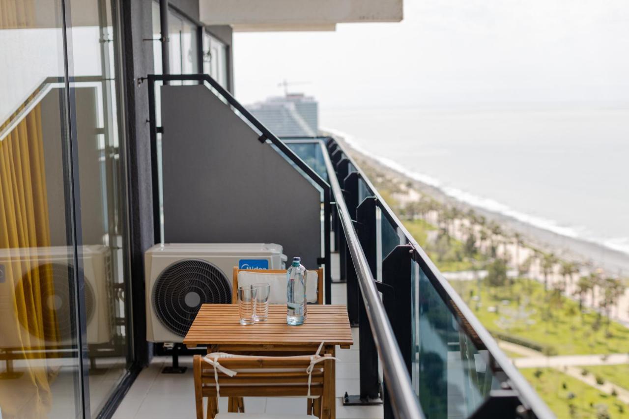 The Spot Apartments - Orbi Beach Tower Batumi Esterno foto