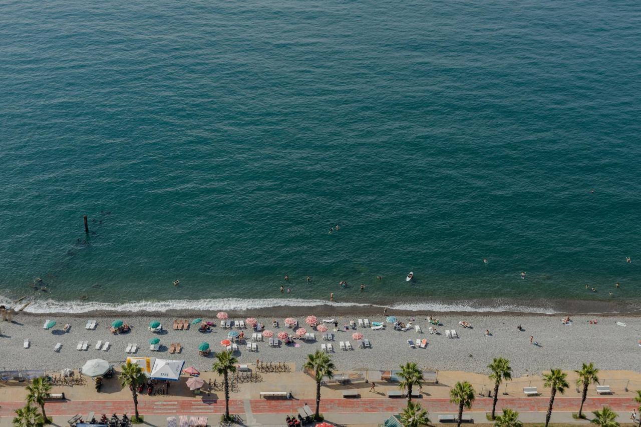 The Spot Apartments - Orbi Beach Tower Batumi Esterno foto