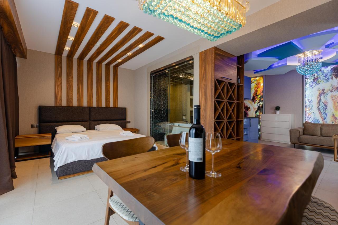 The Spot Apartments - Orbi Beach Tower Batumi Esterno foto