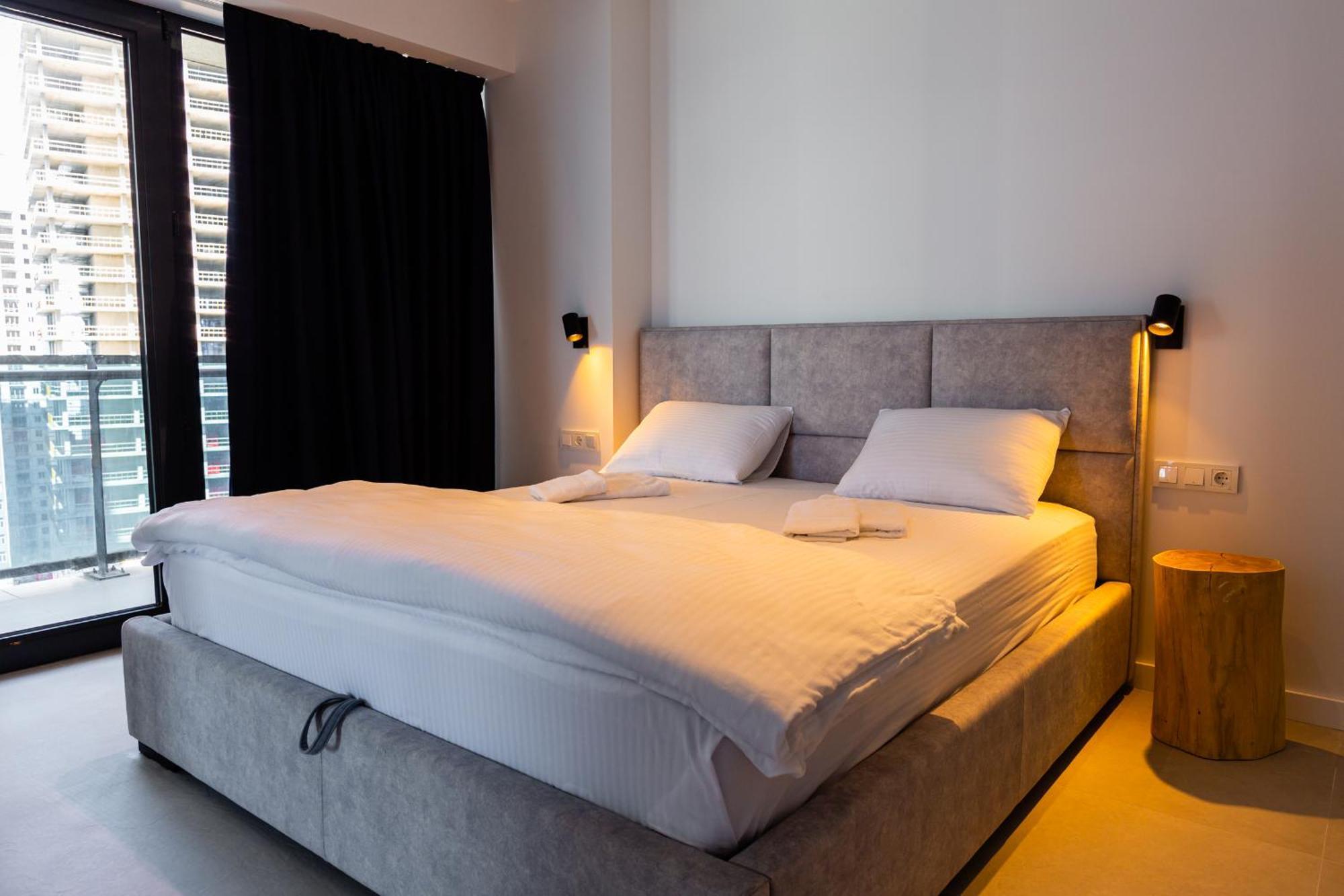 The Spot Apartments - Orbi Beach Tower Batumi Esterno foto