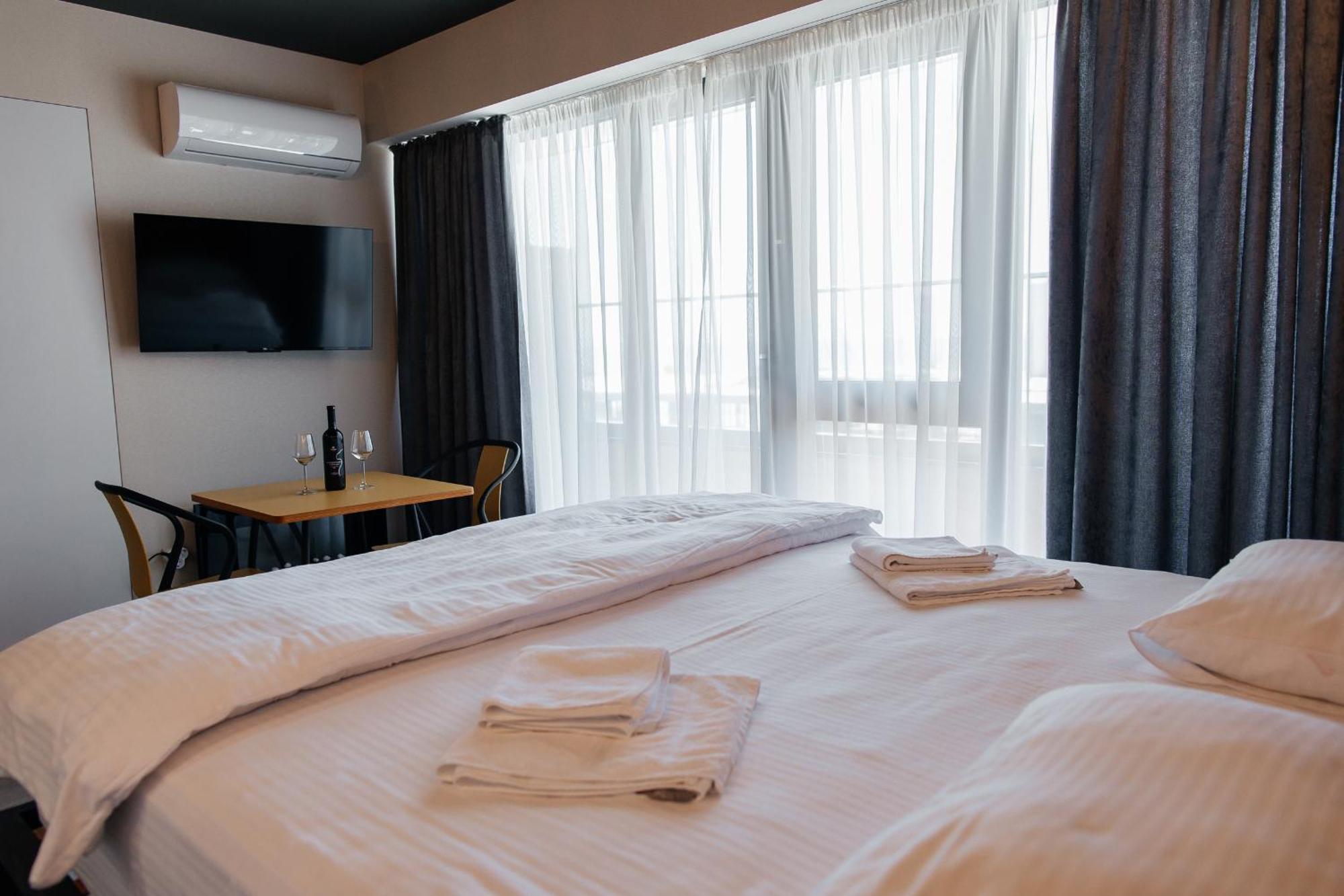 The Spot Apartments - Orbi Beach Tower Batumi Esterno foto