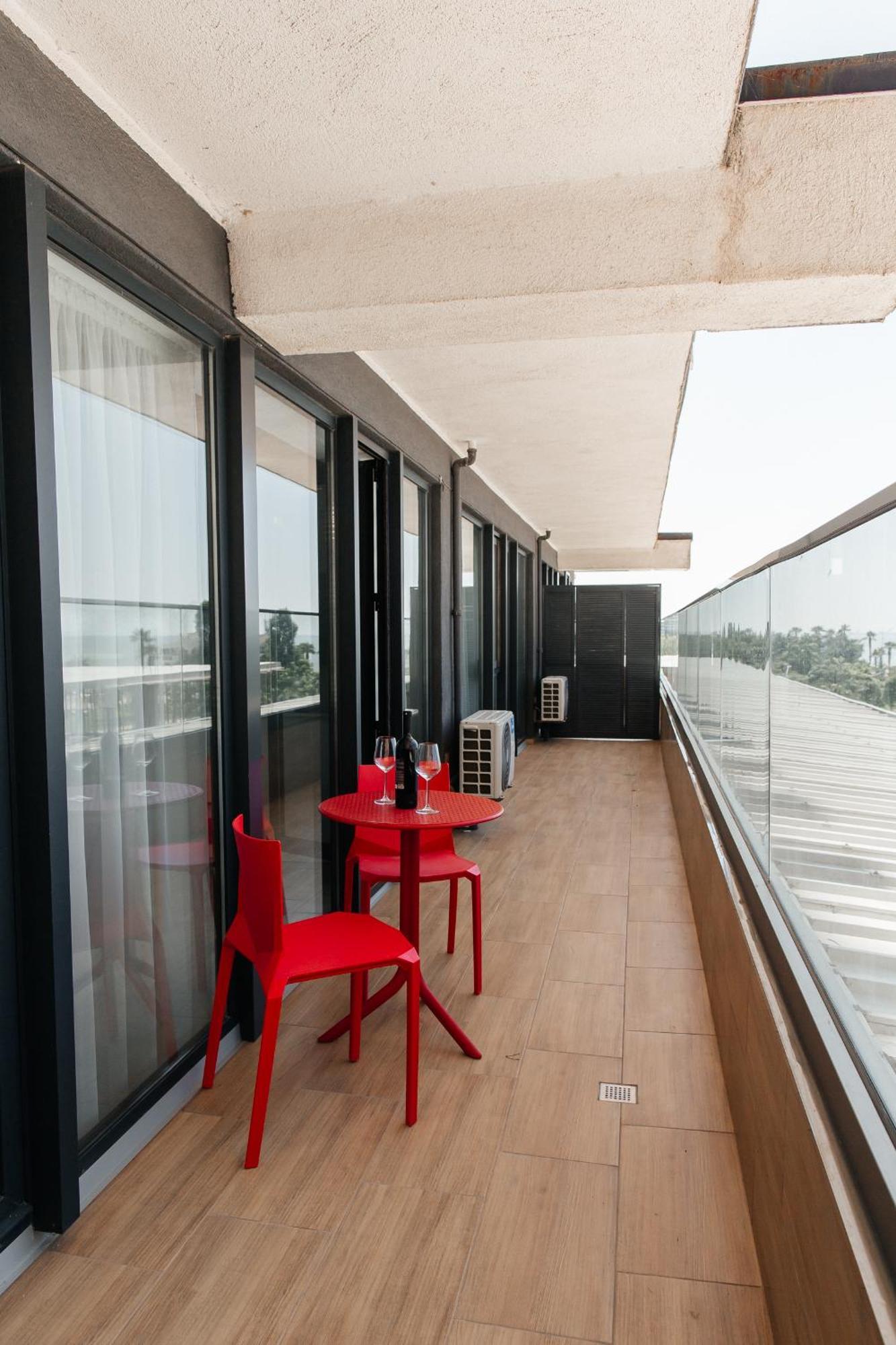 The Spot Apartments - Orbi Beach Tower Batumi Esterno foto