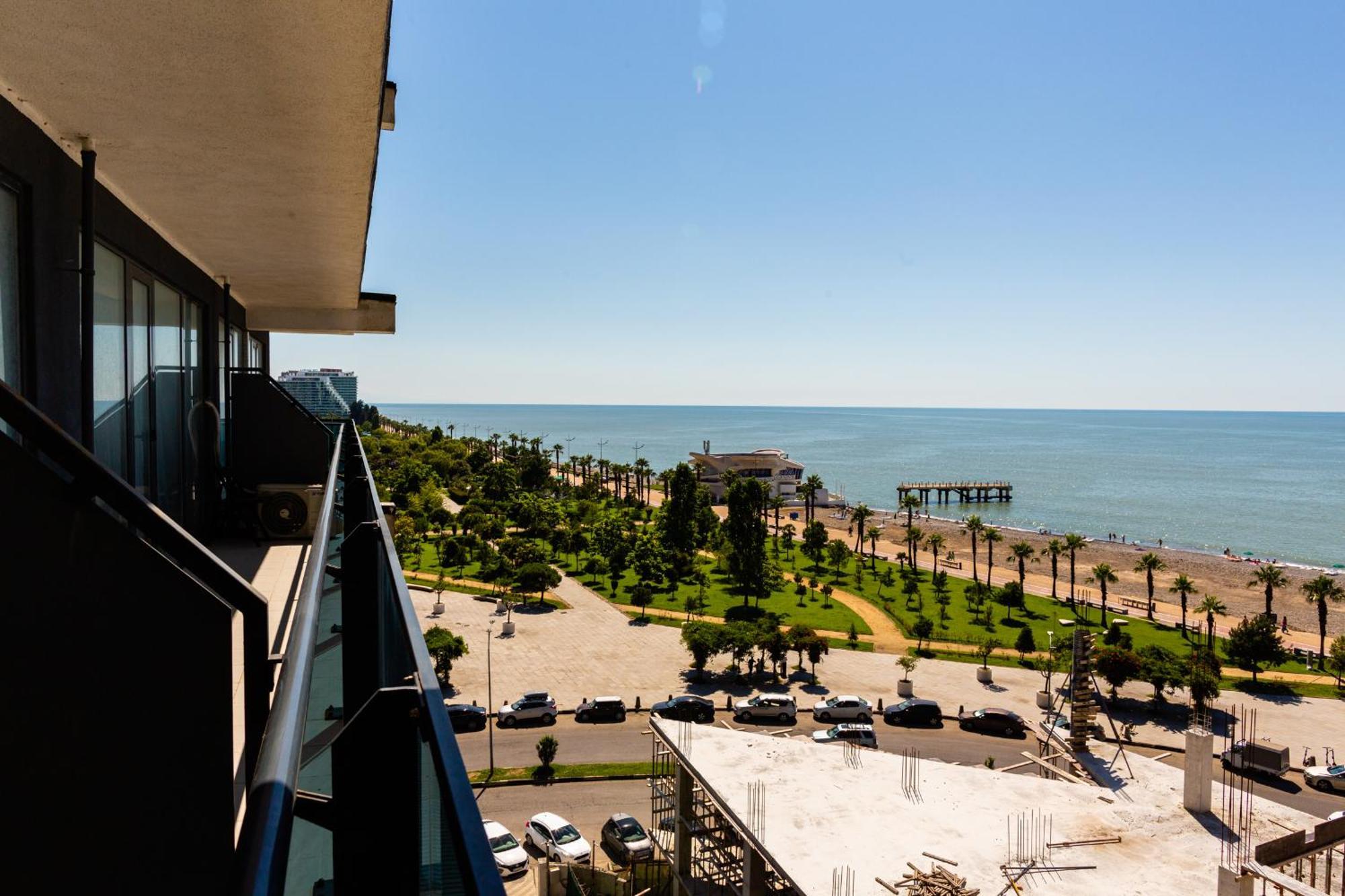 The Spot Apartments - Orbi Beach Tower Batumi Esterno foto